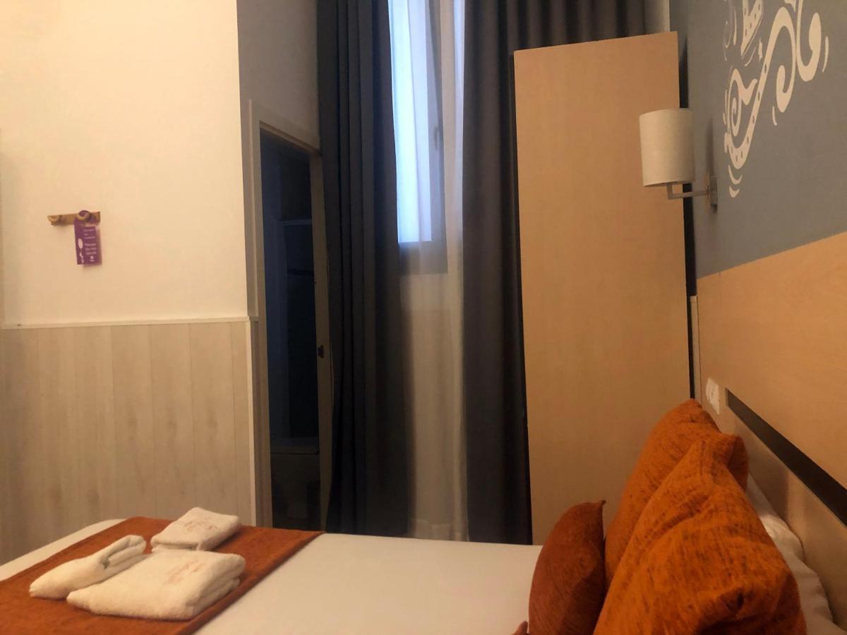 Hostal Live Natura Barcelona (Adults Only) Exterior photo