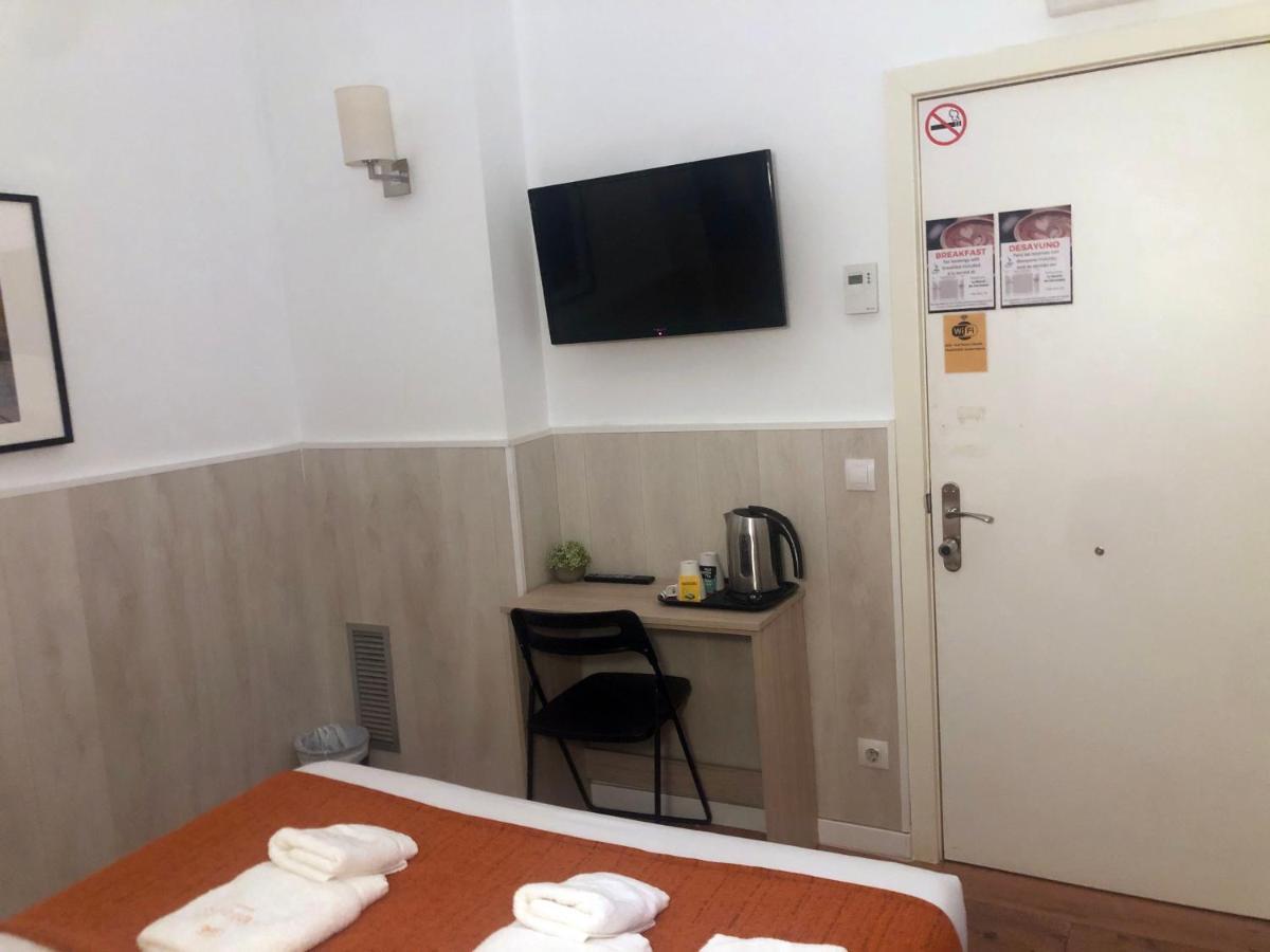 Hostal Live Natura Barcelona (Adults Only) Exterior photo