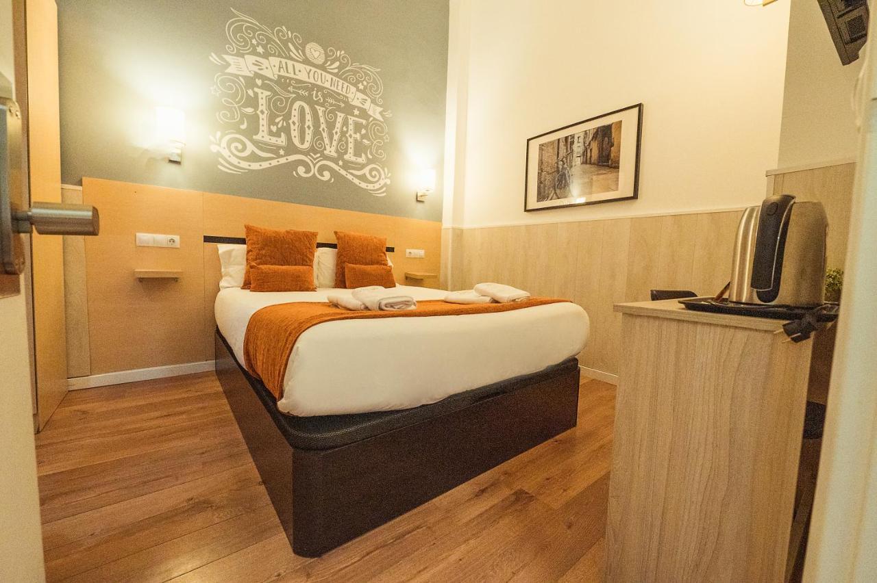 Hostal Live Natura Barcelona (Adults Only) Exterior photo